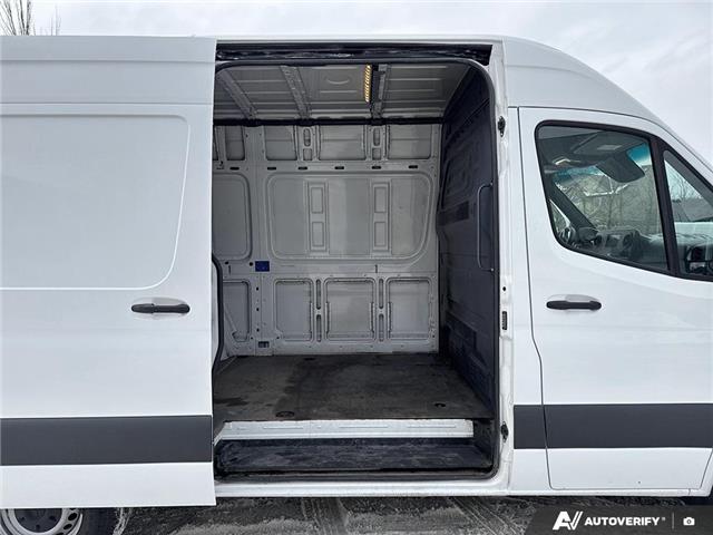2020 Mercedes-Benz Sprinter 2500 Standard Roof V6 (Stk: L3124) in London - Image 13 of 25