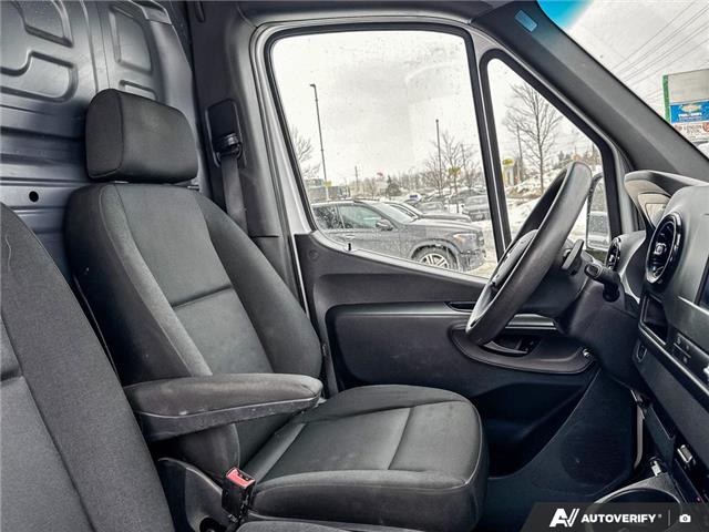 2021 Mercedes-Benz Sprinter 2500 Standard Roof I4 Diesel (Stk: L3139) in London - Image 22 of 25