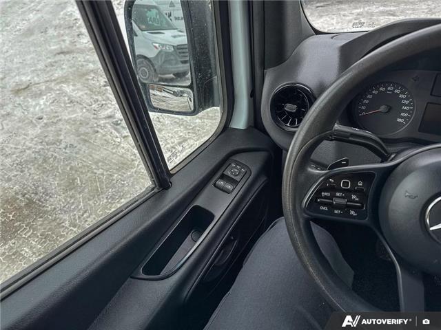 2021 Mercedes-Benz Sprinter 2500 Standard Roof I4 Diesel (Stk: L3138) in London - Image 17 of 25