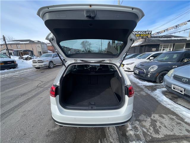2017 Volkswagen Golf Alltrack 1.8 TSI (Stk: V542444) in Scarborough - Image 9 of 23