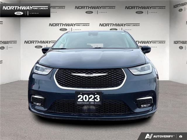 2023 Chrysler Pacifica Touring-L (Stk: DR1064) in Brantford - Image 2 of 23