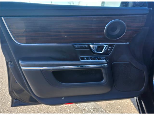 2017 Jaguar XJ XJL Portfolio (Stk: J25064) in Brandon - Image 9 of 22 2017 Jaguar XJ XJL Portfolio (Stk: J25064) in Brandon - Image 9 of 22