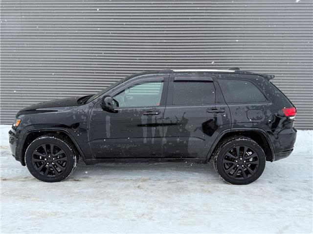 2020 Jeep Grand Cherokee Laredo (Stk: 25535A) in London - Image 3 of 25