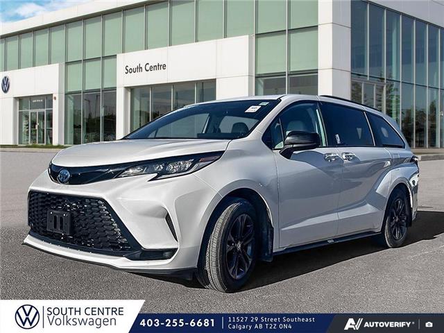 2025 Toyota Sienna XSE 7-Passenger (Stk: SU7721) in Calgary - Image 1 of 25