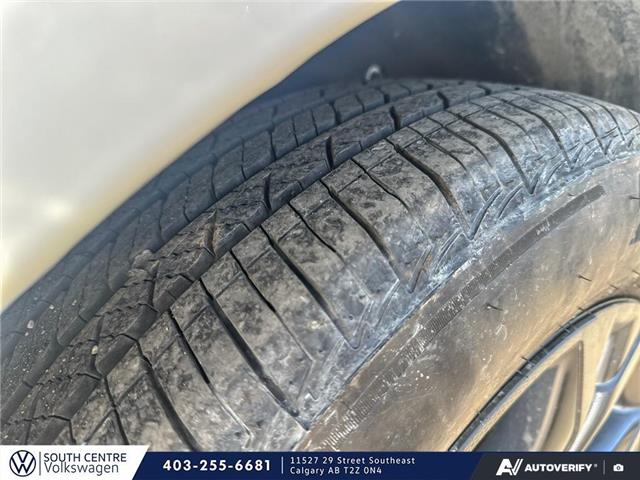 2025 Toyota Sienna XSE 7-Passenger (Stk: SU7721) in Calgary - Image 7 of 25