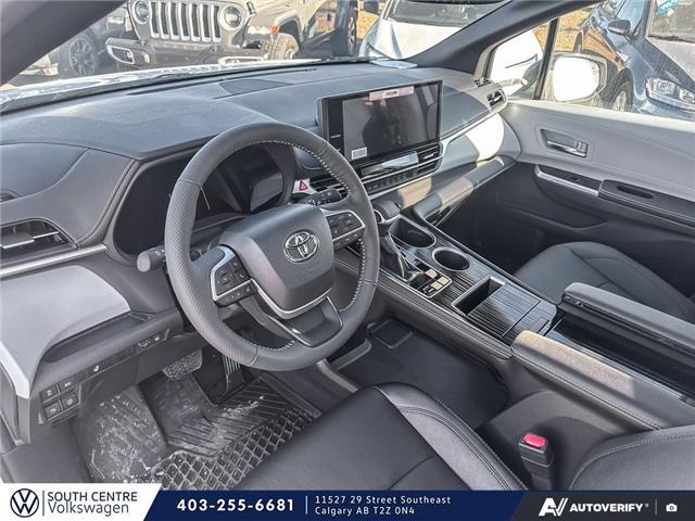 2025 Toyota Sienna XSE 7-Passenger (Stk: SU7721) in Calgary - Image 13 of 25