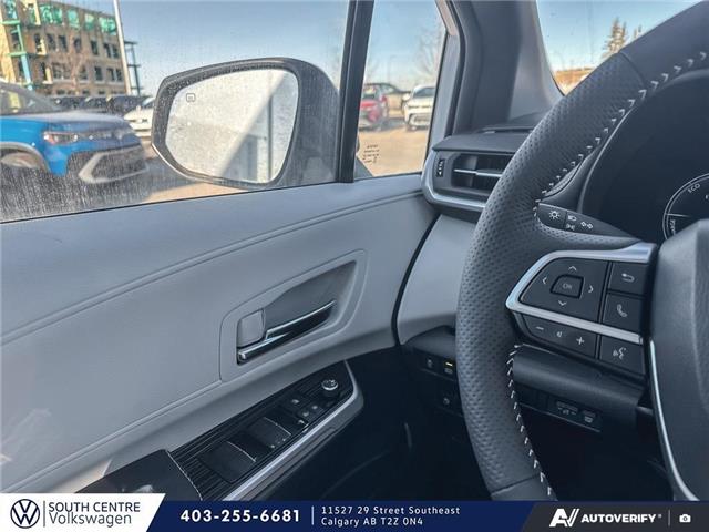 2025 Toyota Sienna XSE 7-Passenger (Stk: SU7721) in Calgary - Image 17 of 25