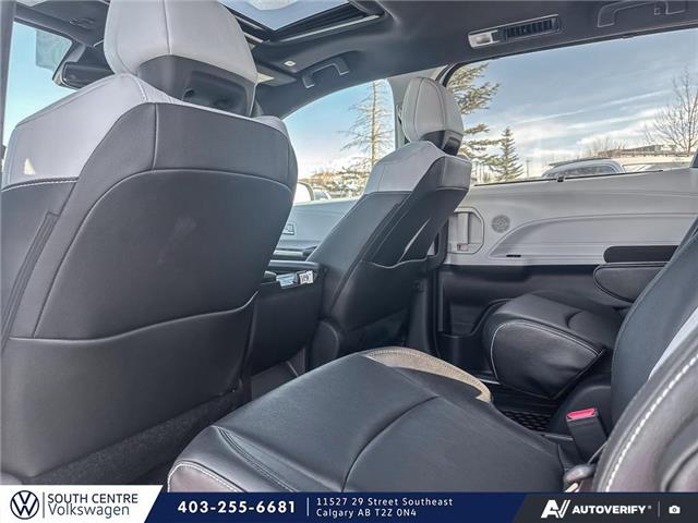 2025 Toyota Sienna XSE 7-Passenger (Stk: SU7721) in Calgary - Image 23 of 25
