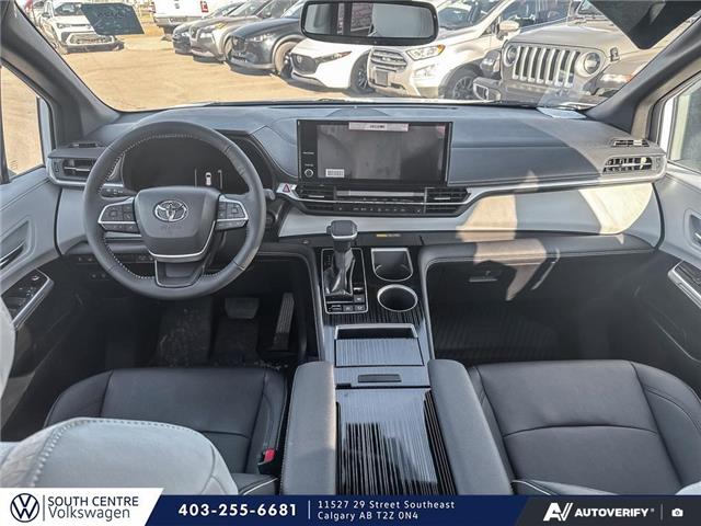 2025 Toyota Sienna XSE 7-Passenger (Stk: SU7721) in Calgary - Image 24 of 25