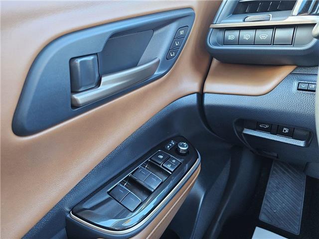 2025 Toyota Crown Signia Limited (Stk: 2105864A) in Whitby - Image 12 of 23