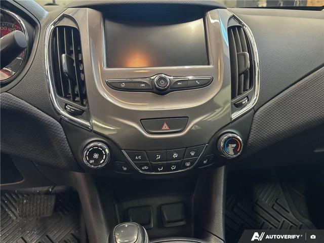2018 Chevrolet Cruze LT Auto (Stk: 165002) in London - Image 19 of 26