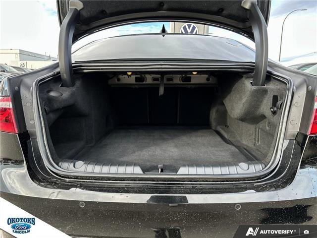 2024 Jaguar XF R-Dynamic SE (Stk: SK-1091B) in Okotoks - Image 11 of 24