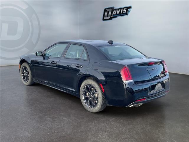 2023 Chrysler 300 Touring-L (Stk: 41174) in Lethbridge - Image 3 of 26