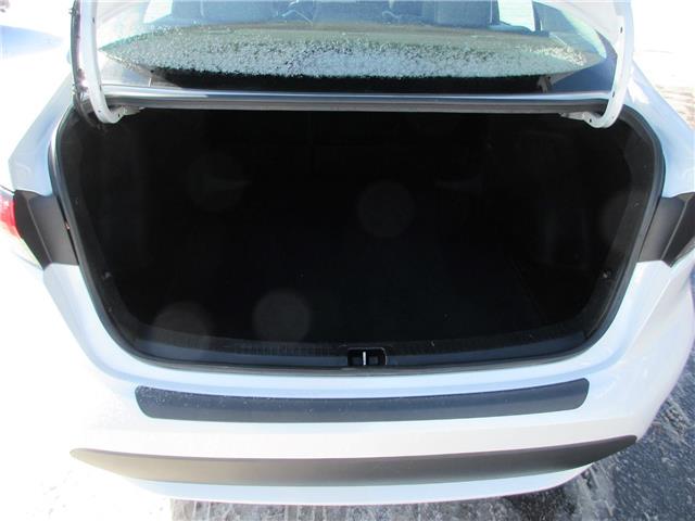 2020 Toyota Corolla XLE (Stk: U8524) in Peterborough - Image 5 of 28 2020 Toyota Corolla XLE (Stk: U8524) in Peterborough - Image 5 of 28