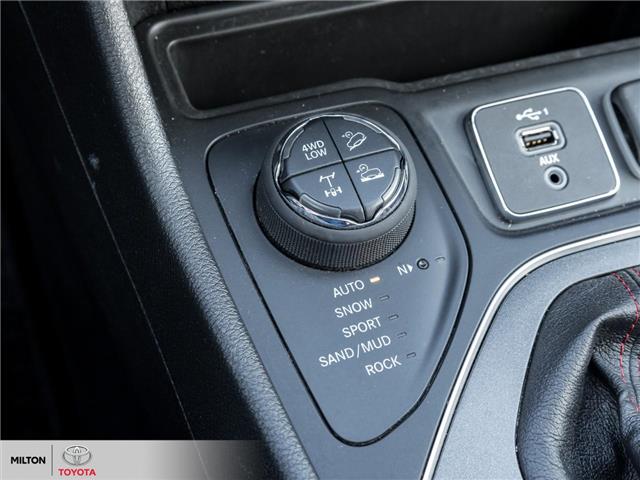 2020 Jeep Cherokee Trailhawk (Stk: 656720) in Milton - Image 17 of 27