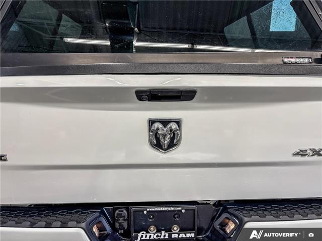 2023 RAM 1500 Classic SLT (Stk: 165043) in London - Image 9 of 26