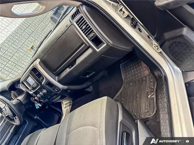 2023 RAM 1500 Classic SLT (Stk: 165043) in London - Image 25 of 26