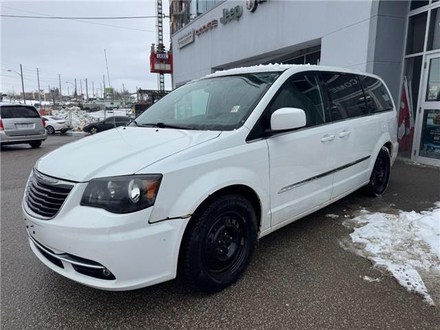 2015 Chrysler Town & Country S (Stk: 28325T) in Newmarket - Image 5 of 12