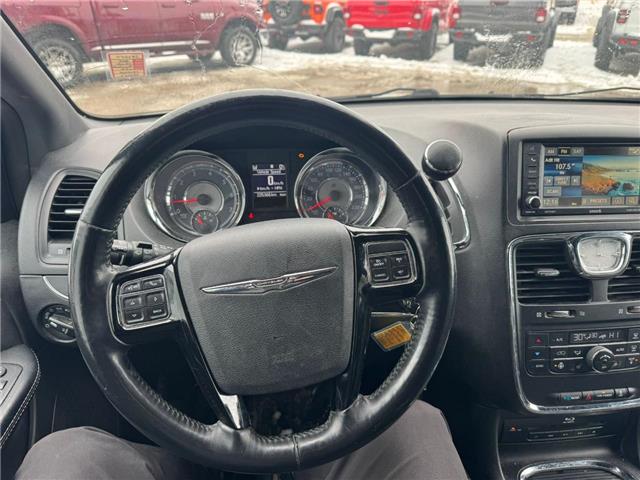 2015 Chrysler Town & Country S (Stk: 28325T) in Newmarket - Image 8 of 12