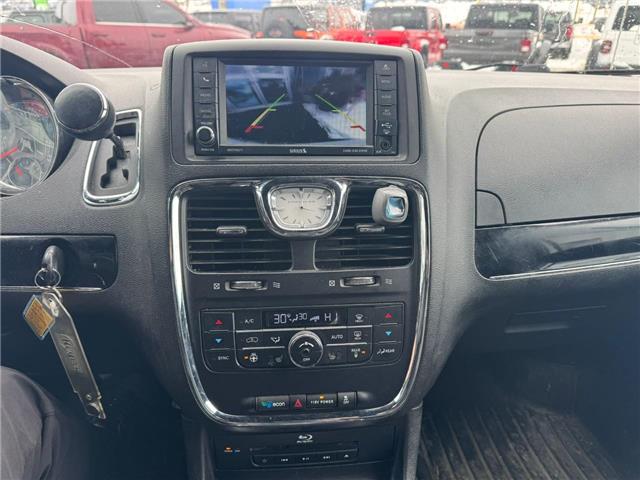 2015 Chrysler Town & Country S (Stk: 28325T) in Newmarket - Image 10 of 12
