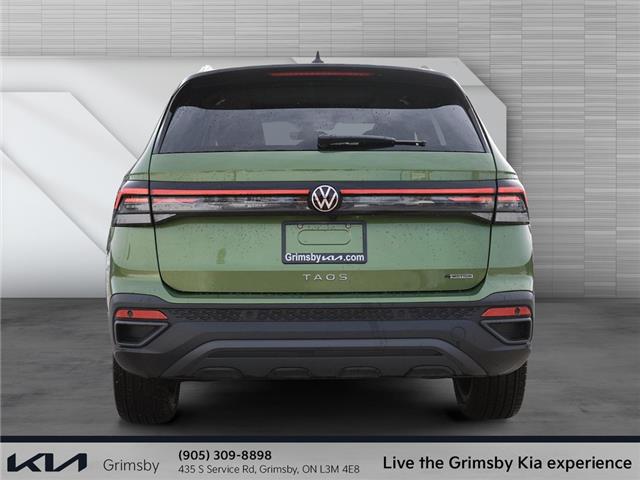 2025 Volkswagen Taos Comfortline Black Edition-super low kms! Pano sunr (Stk: U3224) in Grimsby - Image 5 of 19