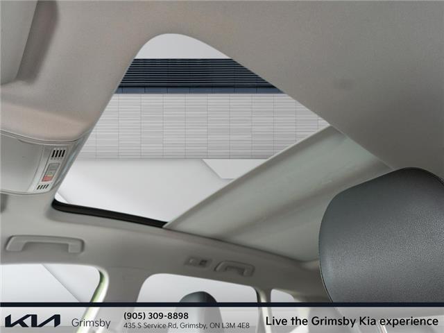 2025 Volkswagen Taos Comfortline Black Edition-super low kms! Pano sunr (Stk: U3224) in Grimsby - Image 12 of 19