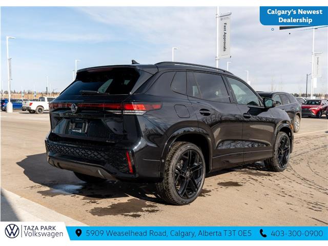 2026 Volkswagen Tiguan Comfortline R-Line Black Edition (Stk: TT-169) in Calgary - Image 5 of 25