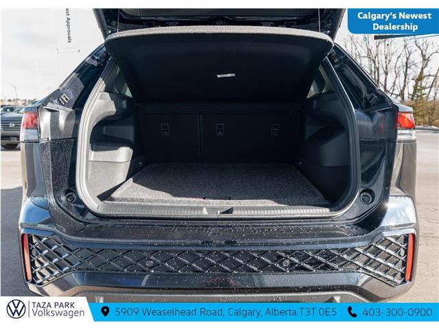 2026 Volkswagen Tiguan Comfortline R-Line Black Edition (Stk: TT-169) in Calgary - Image 9 of 25