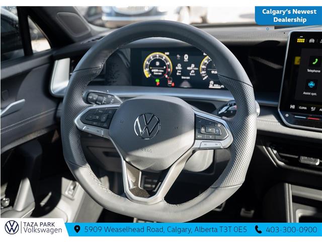 2026 Volkswagen Tiguan Comfortline R-Line Black Edition (Stk: TT-169) in Calgary - Image 15 of 25