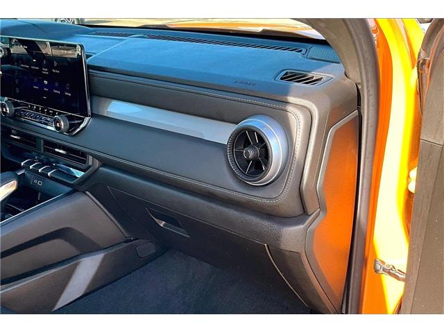 2025 Chevrolet Colorado LT (Stk: 19429U) in Calgary - Image 16 of 34