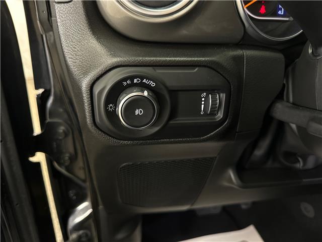 2023 Jeep Wrangler Sahara (Stk: 43522J) in Belleville - Image 15 of 27