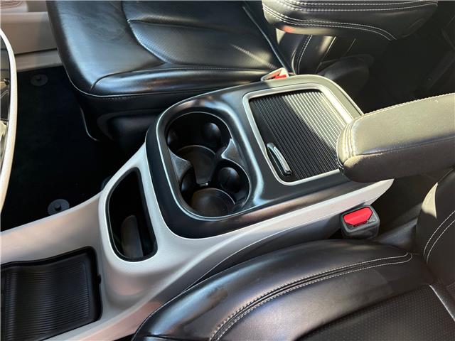 2023 Chrysler Pacifica Touring-L in Sussex - Image 13 of 18