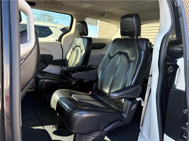 2023 Chrysler Pacifica Touring-L in Sussex - Image 15 of 18