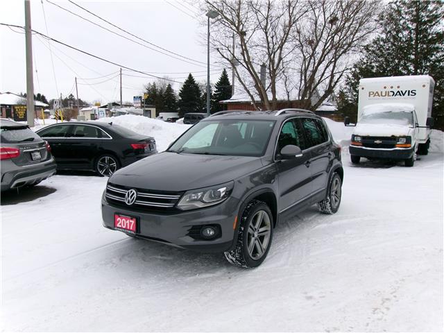 2017 Volkswagen Tiguan Highline in Kitchener - Image 1 of 23