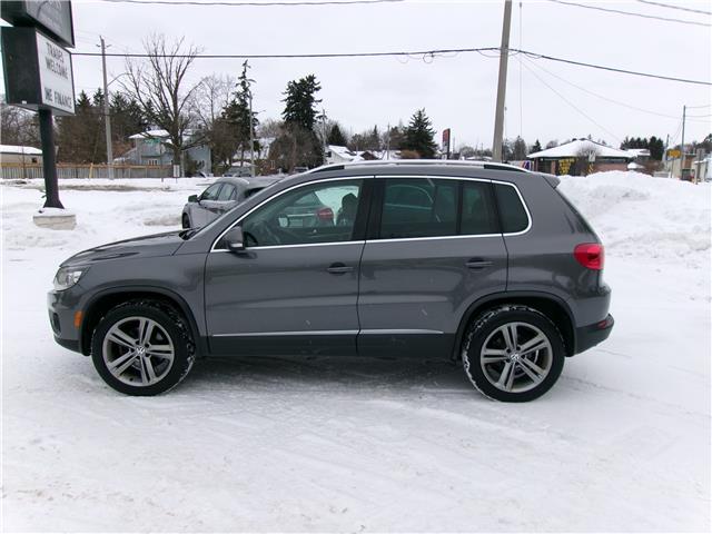 2017 Volkswagen Tiguan Highline in Kitchener - Image 2 of 23