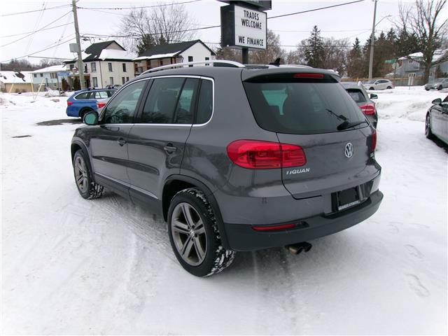 2017 Volkswagen Tiguan Highline in Kitchener - Image 3 of 23