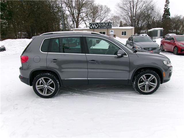 2017 Volkswagen Tiguan Highline in Kitchener - Image 6 of 23