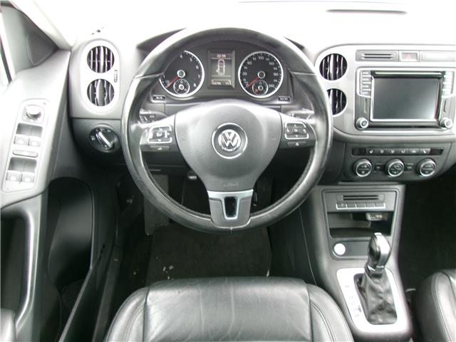 2017 Volkswagen Tiguan Highline in Kitchener - Image 12 of 23