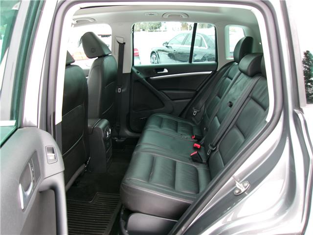 2017 Volkswagen Tiguan Highline in Kitchener - Image 14 of 23