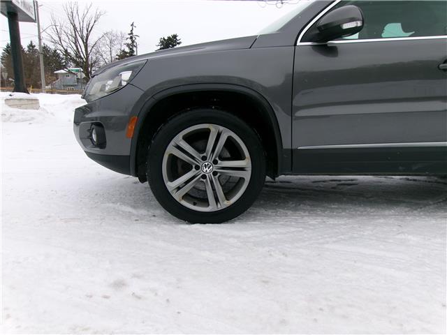 2017 Volkswagen Tiguan Highline in Kitchener - Image 21 of 23