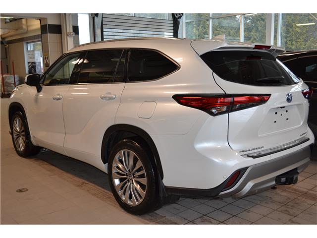 2023 Toyota Highlander Hybrid  (Stk: 26608A) in Kingston - Image 3 of 10