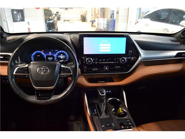 2023 Toyota Highlander Hybrid  (Stk: 26608A) in Kingston - Image 4 of 10