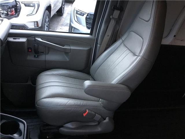 2023 Chevrolet Express 2500 Work Van (Stk: R0111) in Cornwall - Image 11 of 30