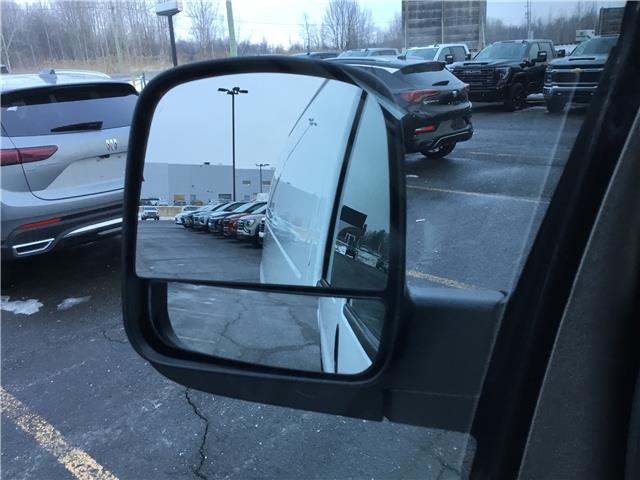 2023 Chevrolet Express 2500 Work Van (Stk: R0111) in Cornwall - Image 29 of 30
