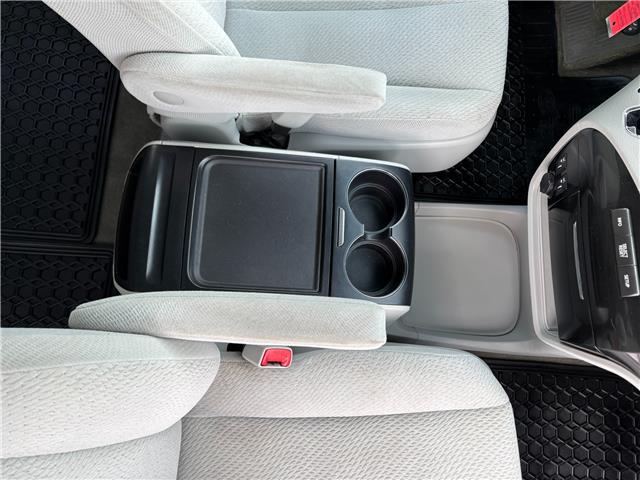 2014 Toyota Sienna LE 8 Passenger (Stk: A-439151) in Moncton - Image 17 of 19