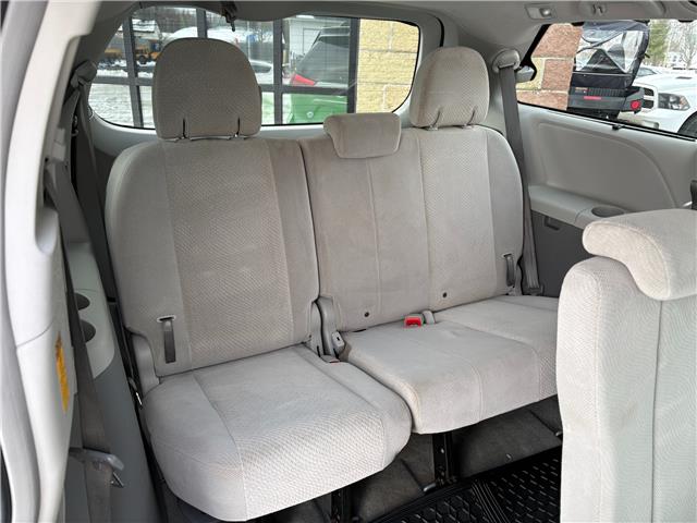 2014 Toyota Sienna LE 8 Passenger (Stk: A-439151) in Moncton - Image 19 of 19