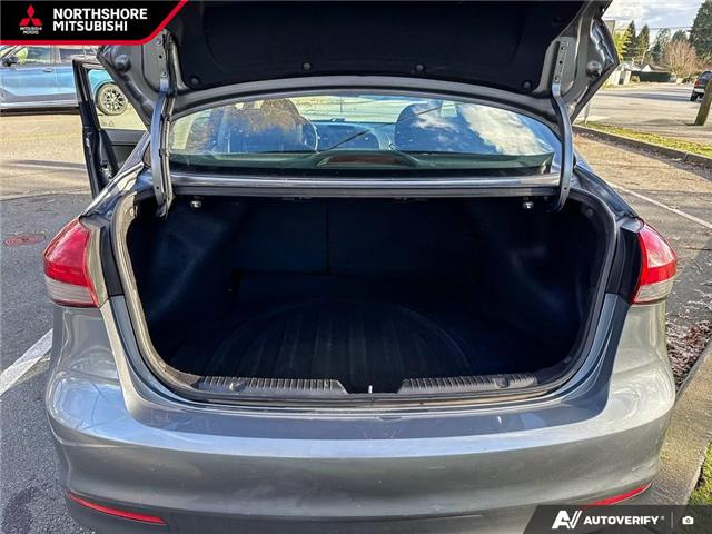 2017 Kia Forte LX (Stk: Z094054) in North Vancouver - Image 10 of 23 2017 Kia Forte LX (Stk: Z094054) in North Vancouver - Image 10 of 23