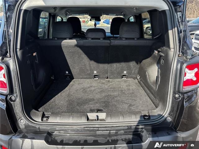 2016 Jeep Renegade Trailhawk (Stk: 165066) in London - Image 10 of 18