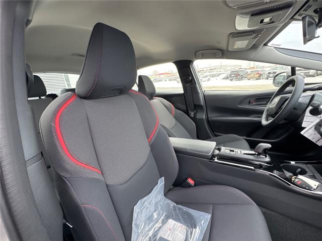 2026 Toyota Prius Plug-In Hybrid SE (Stk: 3070783) in Cranbrook - Image 11 of 19