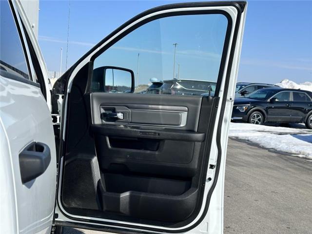 2023 RAM 1500 Classic SLT (Stk: P22688) in Stratford - Image 17 of 30